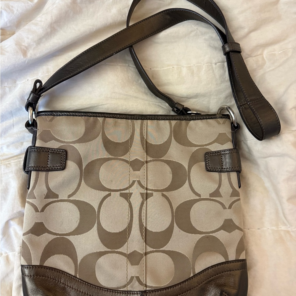 Vintage Coach Signature Crossbody Shoulder Bag in Khaki/Brown - Picture 7 of 11